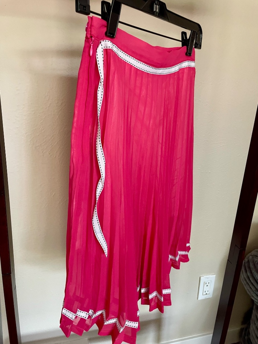 Korean Designer Hot Pink Pleated Chiffon Mini Skirt | White Ribbon Trim S - Picture 2 of 6